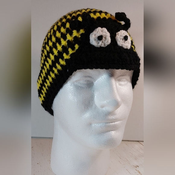 Bumble Bee Adult Handmade Beanie Crochet Stocking Hat Animal Winter Warm Cozy - Picture 2 of 6